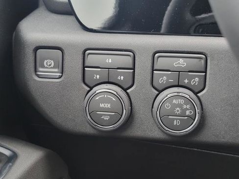 New 2026 Chevrolet Silverado 2500 LT image 40