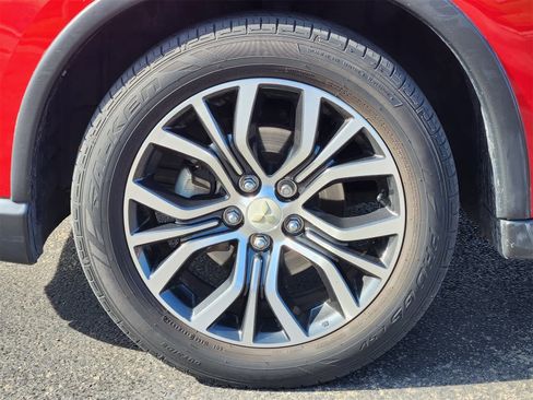 Used 2018 Mitsubishi Outlander SE image 9