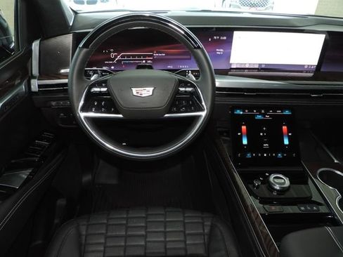 Used 2026 Cadillac Escalade Platinum Sport w/ LPO, ONYX Package AWD/4WD image 28
