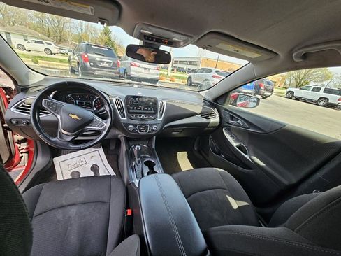 Used 2018 Chevrolet Malibu LT image 21