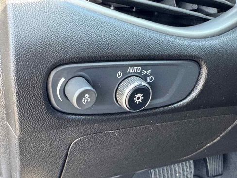 Used 2025 Chevrolet Malibu LT FWD image 28