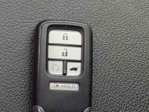 Used 2022 Honda Pilot Touring image 32