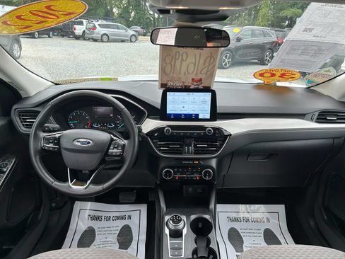 Used 2022 Ford Escape SE w/ Convenience Package AWD/4WD image 3