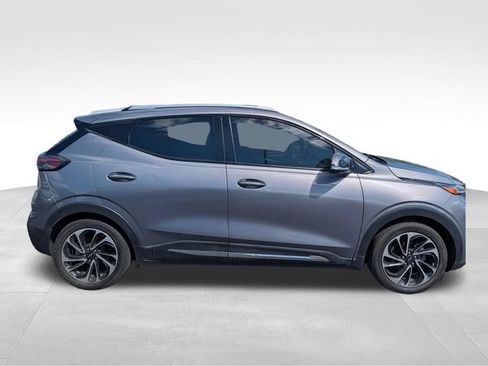 Used 2023 Chevrolet Bolt EUV Premier w/ Sun & Sound Package FWD image 8