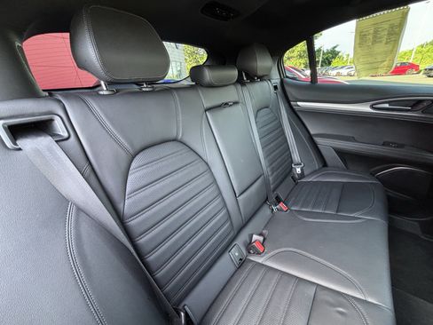 Used 2023 Alfa Romeo Stelvio Veloce AWD/4WD image 38