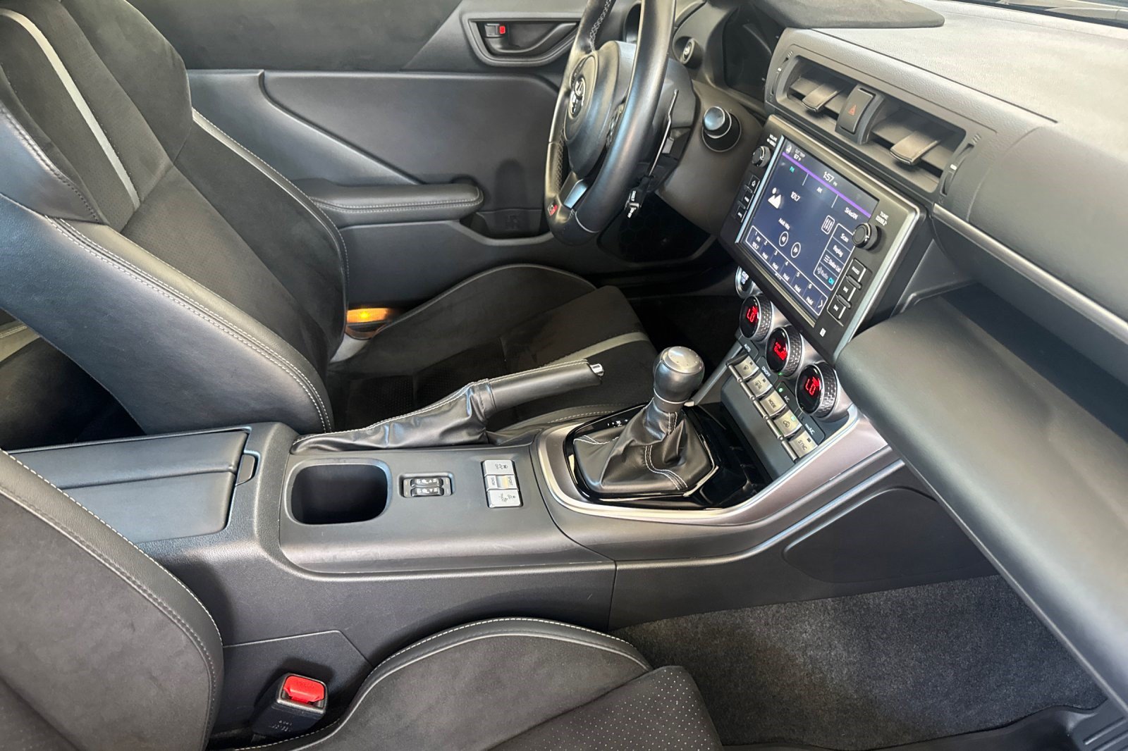 Used 2026 Toyota GR86 Premium w/ ALL Weather Mat Package (TMS) RWD image 18
