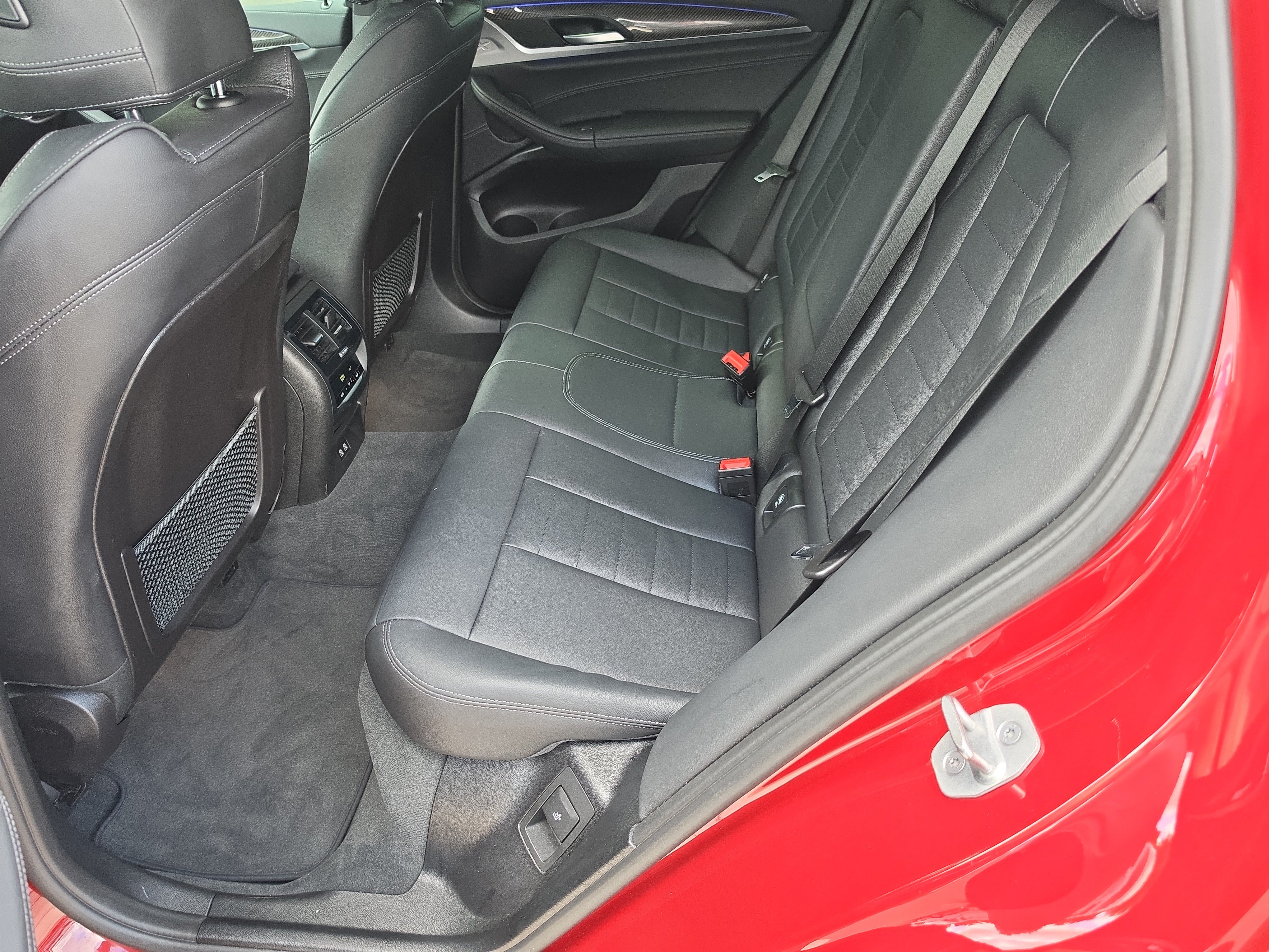 Used 2021 BMW X4 xDrive30i w/ M Sport Package AWD/4WD image 17