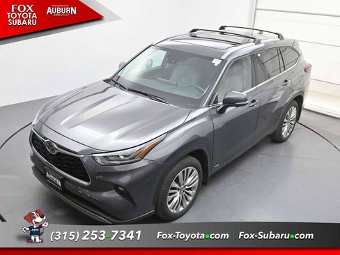 Used 2024 Toyota Highlander Platinum AWD/4WD image 34