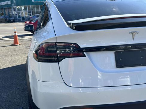 Used 2023 Tesla Model X AWD/4WD image 9