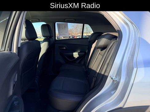 Used 2022 Chevrolet Trax LT w/ Sport Edition image 9