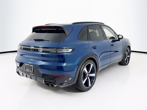 New 2026 Porsche Cayenne GTS image 9