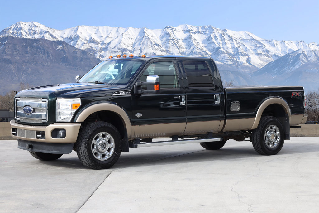 Used 2014 Ford F350 King Ranch w/ King Ranch w/Chrome Package AWD/4WD image 2