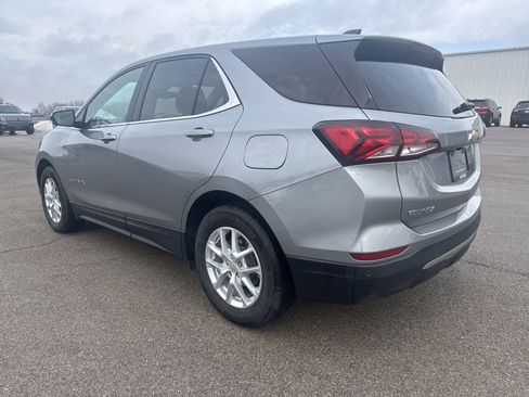 Used 2024 Chevrolet Equinox LT image 3