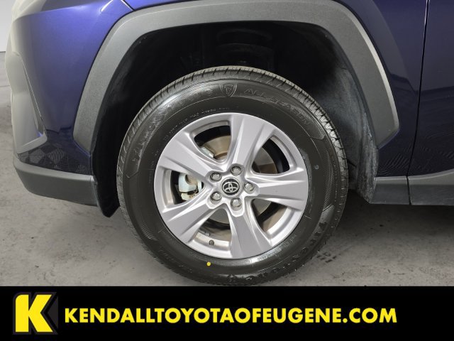 Used 2025 Toyota RAV4 XLE AWD/4WD image 9