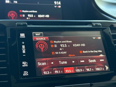 Used 2016 Honda Accord Touring image 19