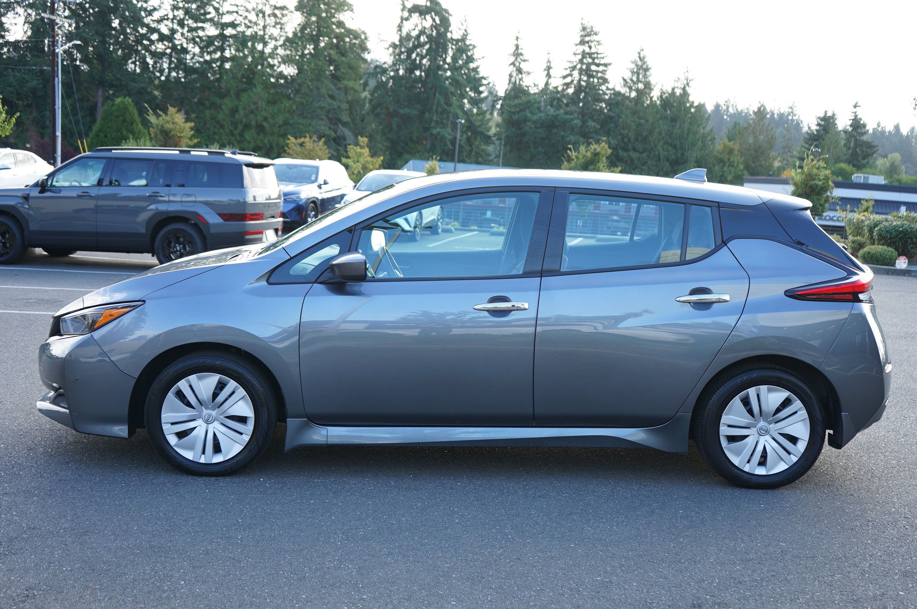Used 2025 Nissan Leaf S FWD image 7