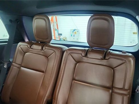 Used 2020 Lincoln Aviator Reserve w/ Equipment Group 202A image 30