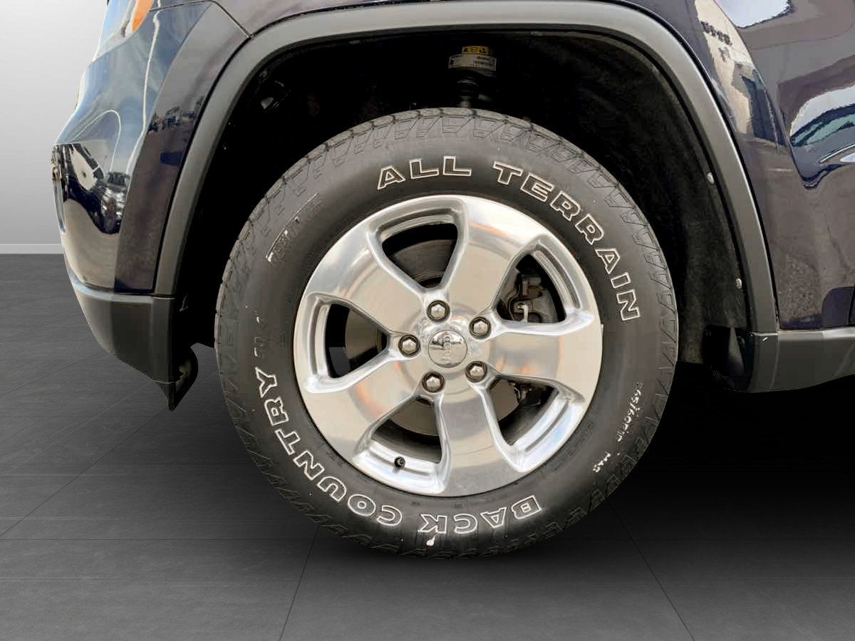 Used 2013 Jeep Grand Cherokee Overland w/ Advance Technology Group AWD/4WD image 11