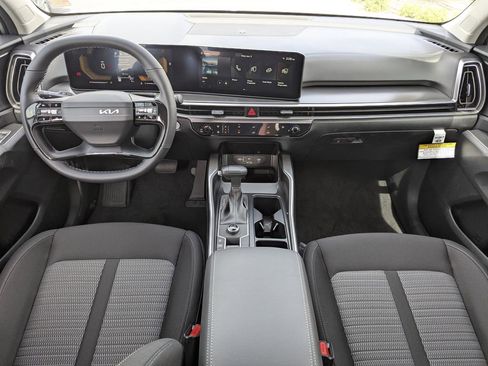 New 2026 Kia Sorento LX FWD image 13