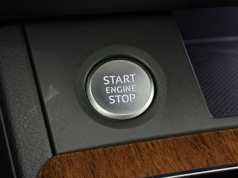 Used 2023 Audi Q5 2.0T Premium w/ Convenience Package image 21