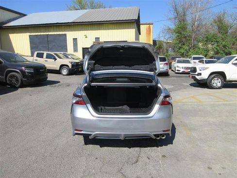 Used 2024 Toyota Camry SE FWD image 5