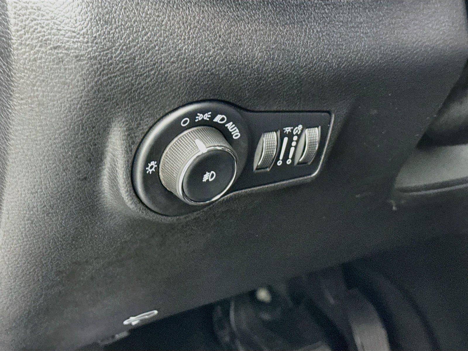 Used 2022 Jeep Compass Trailhawk w/ Sun and Sound Group AWD/4WD image 14