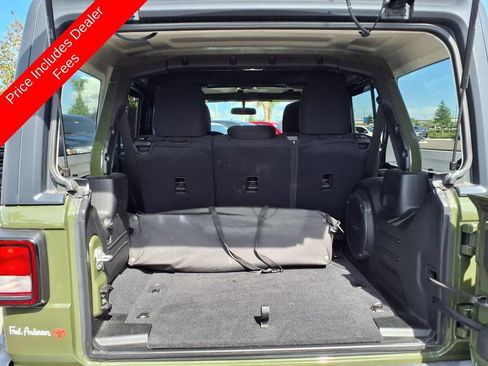 Used 2021 Jeep Wrangler Unlimited Sahara AWD/4WD image 17