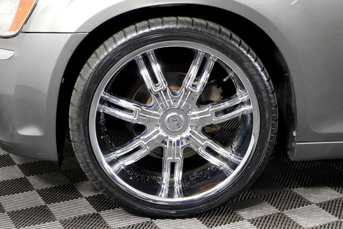 Used 2012 Chrysler 300 RWD image 42