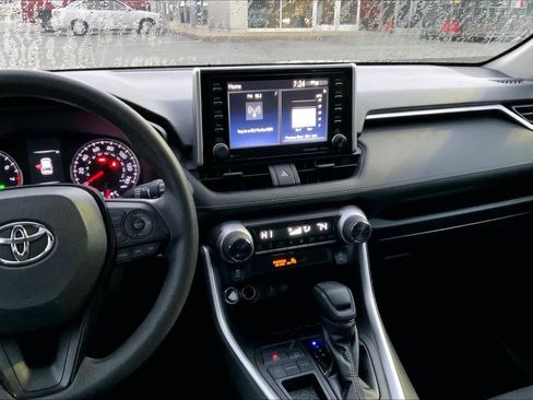 Used 2021 Toyota RAV4 XLE image 6