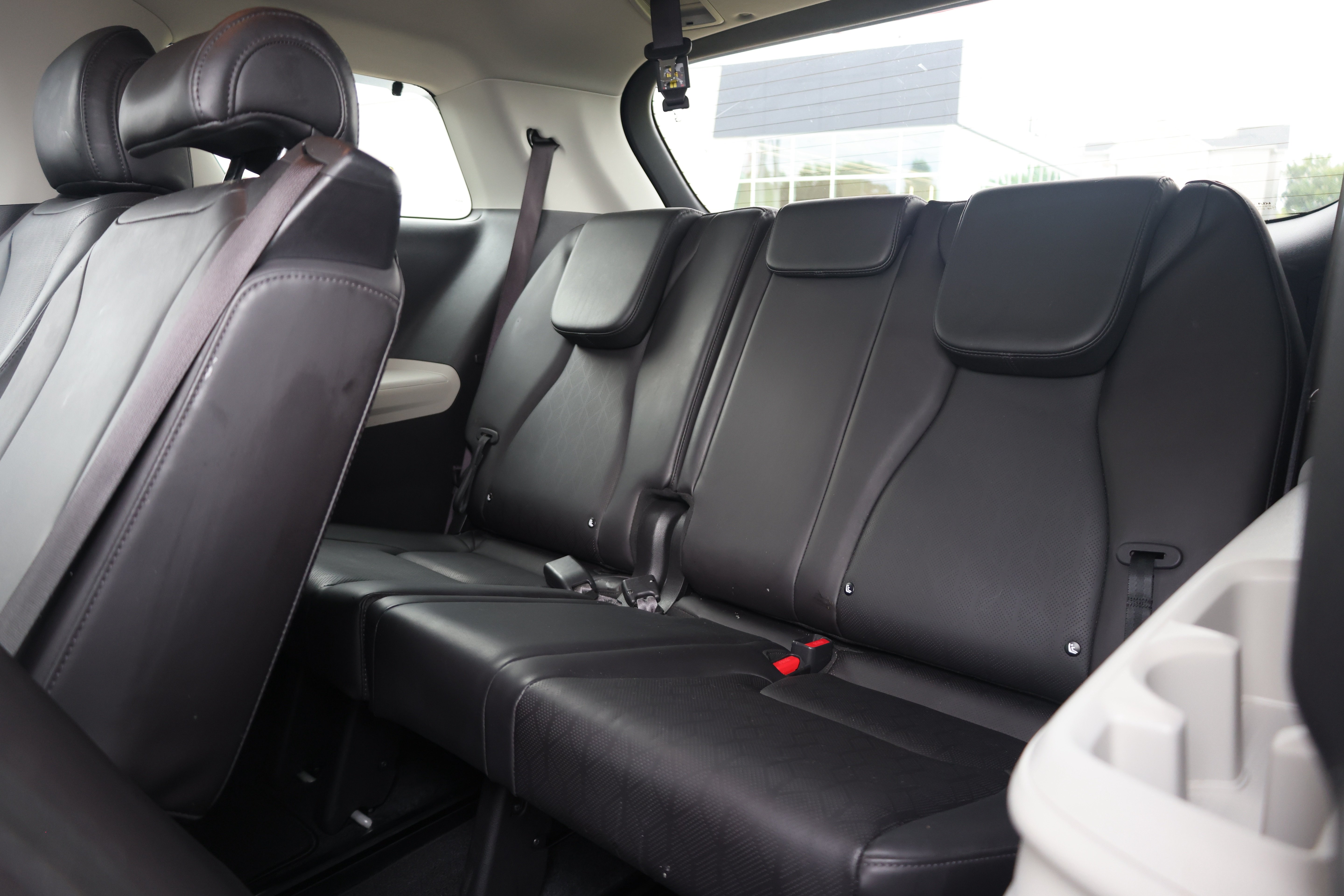 Used 2024 Kia Carnival EX FWD image 14