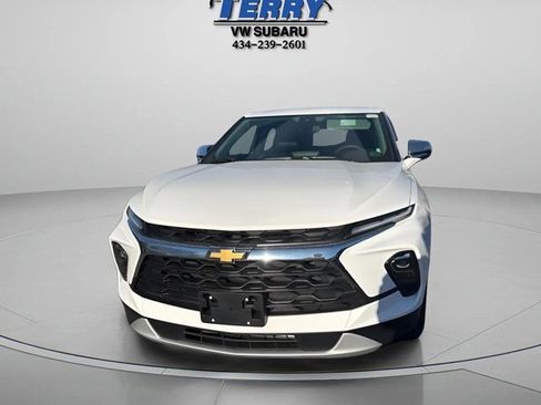 Used 2024 Chevrolet Blazer LT image 2