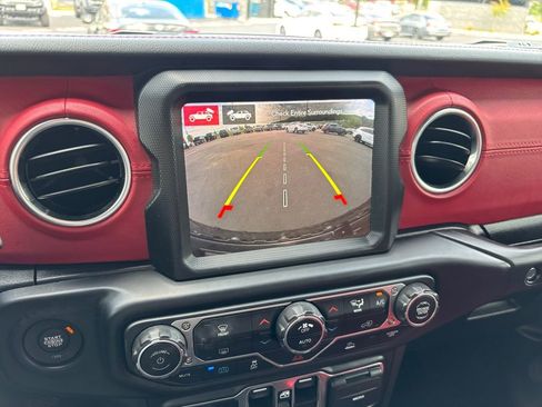 Used 2023 Jeep Wrangler Unlimited Rubicon 4xe AWD/4WD image 18
