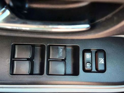 Used 2014 Toyota Prius C Two image 12