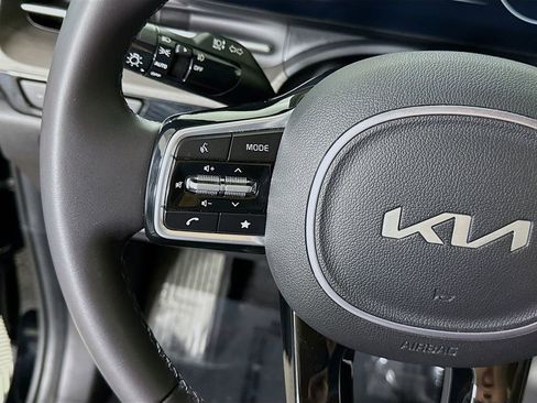 Used 2024 Kia Carnival SX FWD image 21