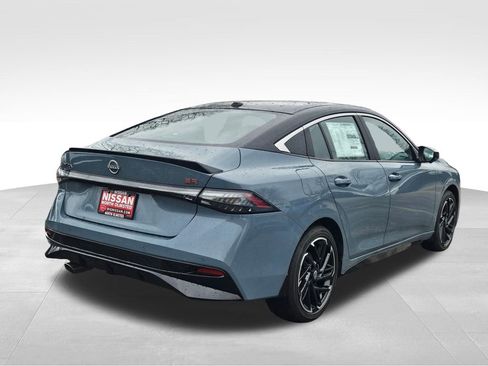 New 2026 Nissan Sentra SR w/ SR Premium Package FWD image 3