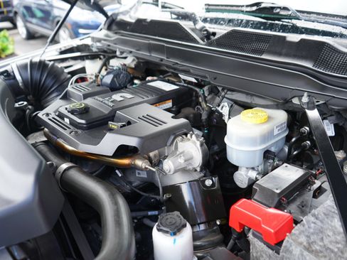 Used 2019 RAM 2500 Tradesman AWD/4WD image 9