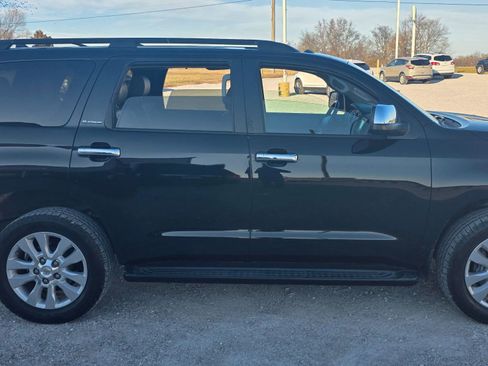 Used 2014 Toyota Sequoia Platinum image 2