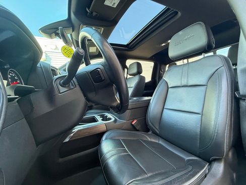 Used 2019 Chevrolet Silverado 1500 High Country w/ Technology Package image 4