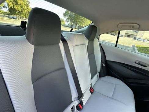 Used 2022 Toyota Corolla LE FWD image 26