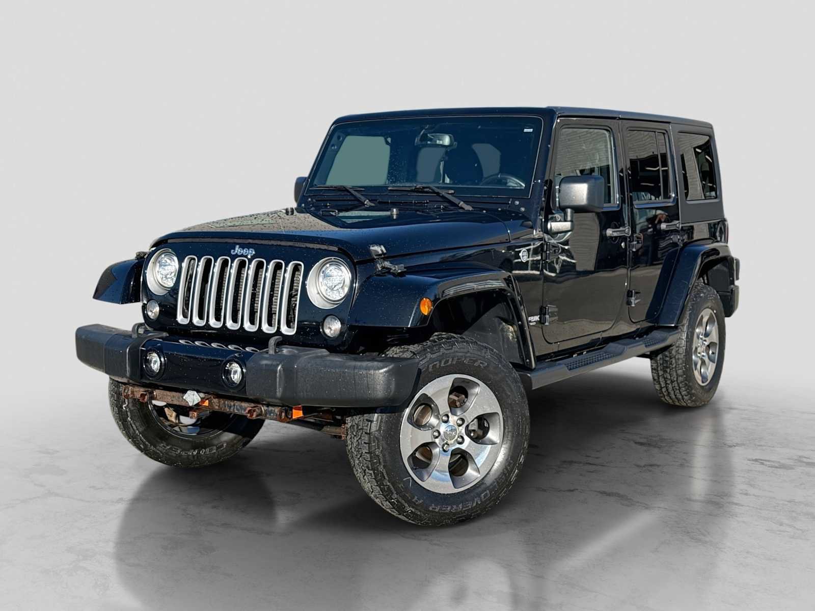 Used 2018 Jeep Wrangler Unlimited Sahara w/ Connectivity Group AWD/4WD image 1