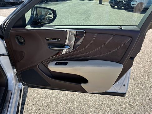 Used 2018 Lexus LS 500h image 14