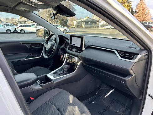 Certified 2023 Toyota RAV4 LE image 27