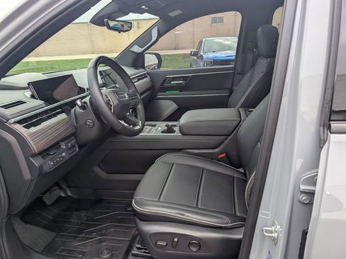 Used 2025 GMC Sierra EV Denali image 13