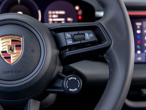 New 2026 Porsche Macan 4 Electric AWD/4WD image 31