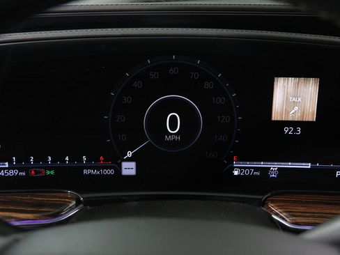 Used 2021 Cadillac Escalade Premium Luxury w/ LPO, Radiant Package image 9