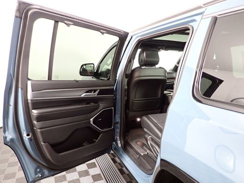 New 2026 Jeep Grand Wagoneer Limited AWD/4WD image 39