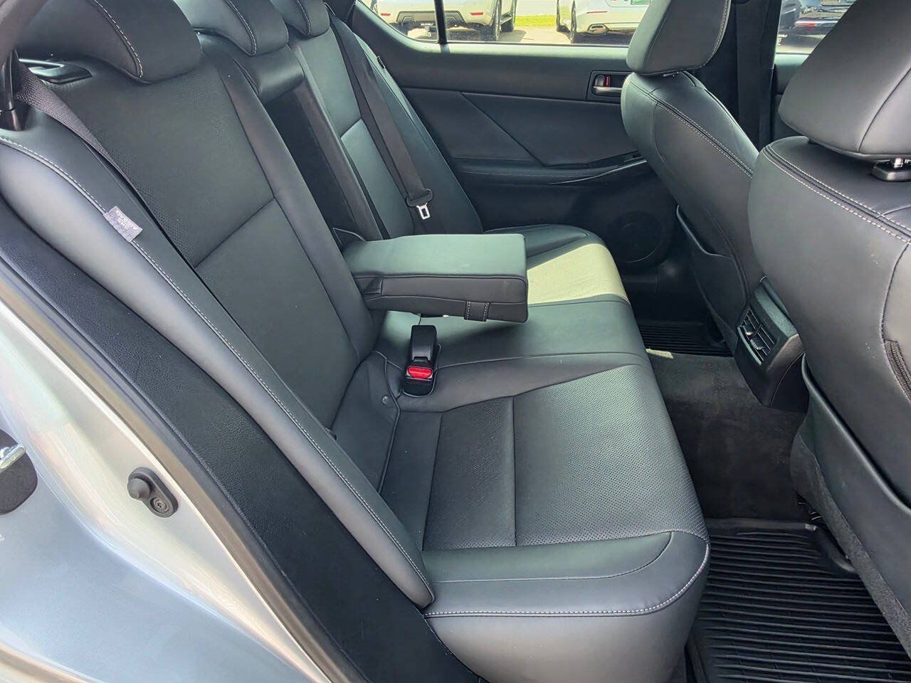 Used 2022 Lexus IS 300 w/ Premium Package RWD image 20