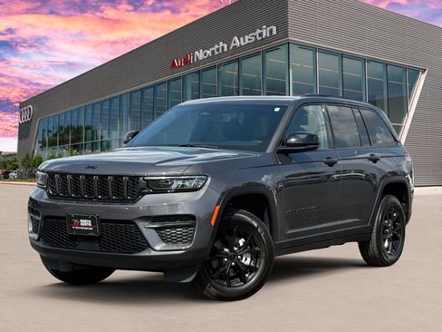 Used 2024 Jeep Grand Cherokee Altitude AWD/4WD image 1