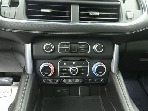 Used 2023 GMC Yukon XL SLT w/ SLT Premium Package AWD/4WD image 14