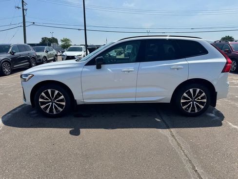 Used 2024 Volvo XC60 B5 Core w/ Protection Package Premier AWD/4WD image 8
